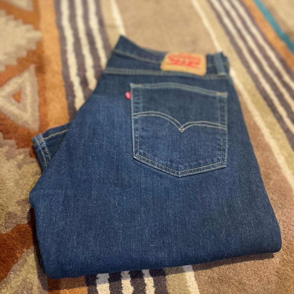 Levis 513 34x34 great condition, needs small patch